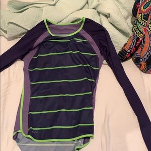 women’s size small nike long sleeve